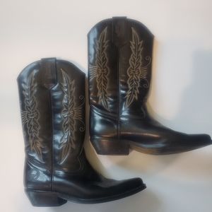 Vintage Embroidered Pointy Toe Cowboy Boots